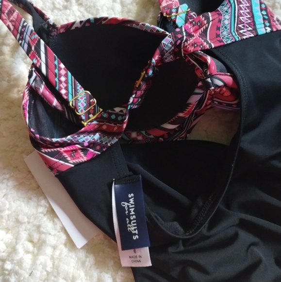Womens size 6 swim suit for all - Picture 5 of 6